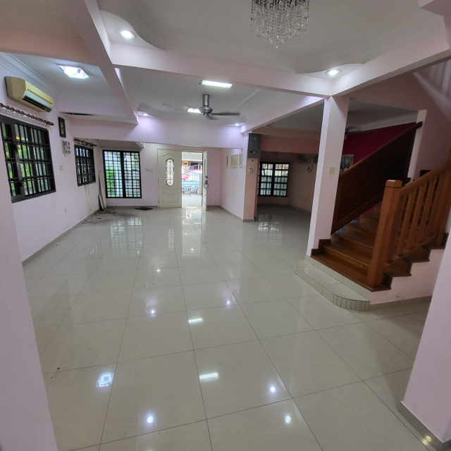 Corner Lot Renovated 2Storey Saujana Impian - photo 6