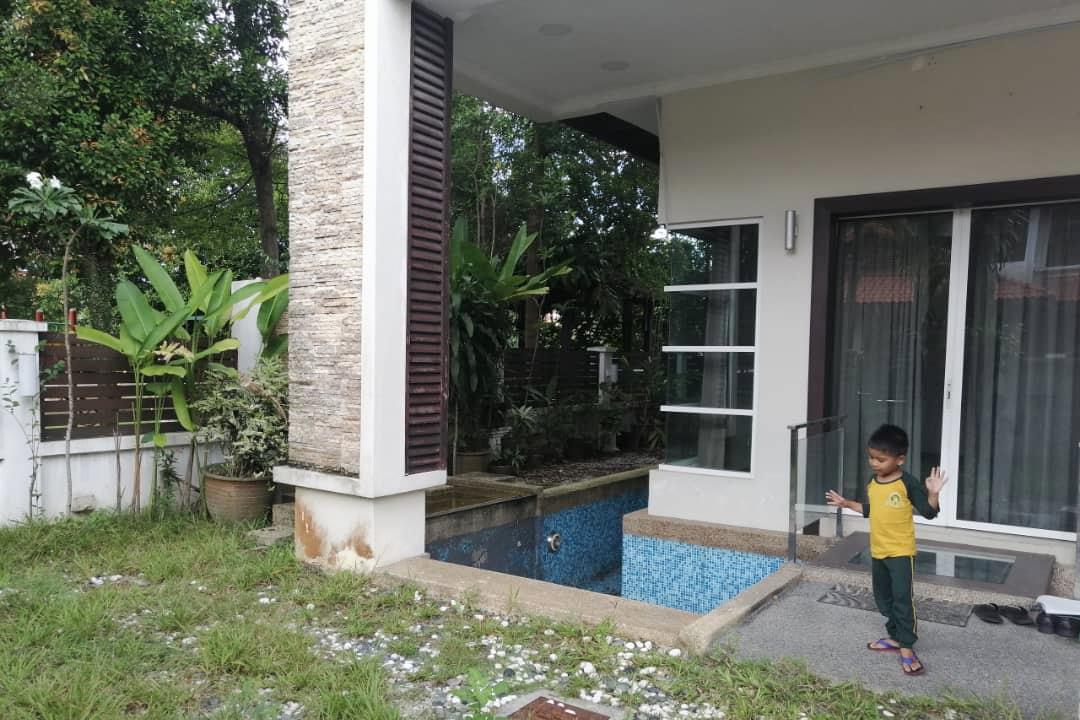 CORNER Semi Detached 3 Storey House Beverly Height - photo 2