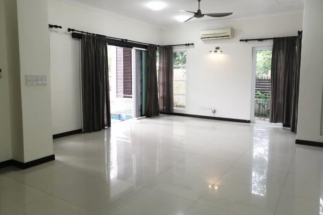 CORNER Semi Detached 3 Storey House Beverly Height - photo 3