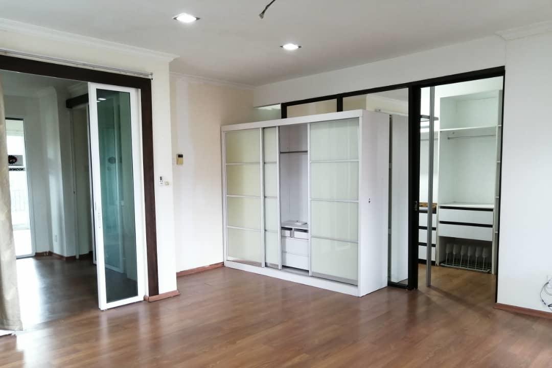CORNER Semi Detached 3 Storey House Beverly Height - photo 5