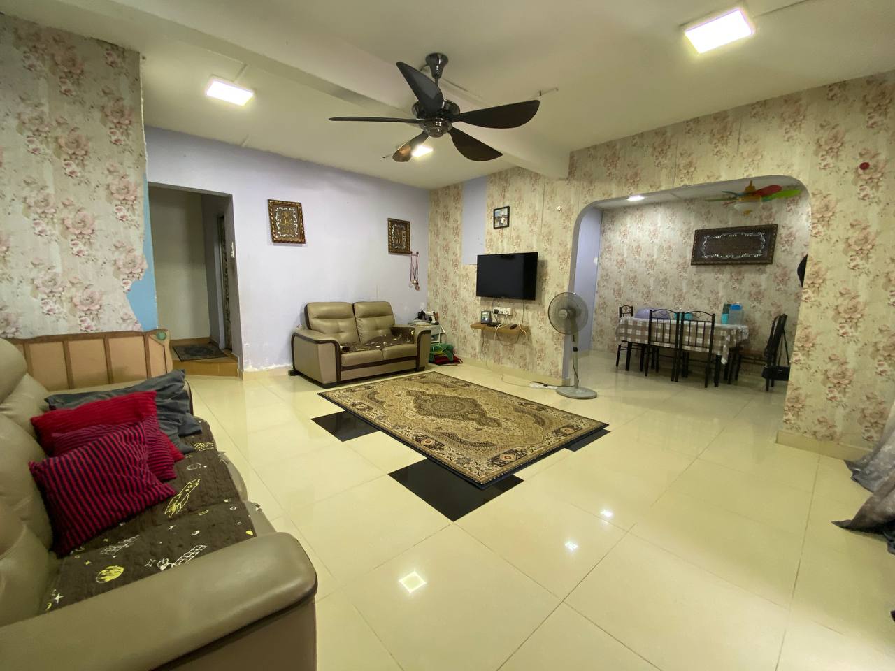 Facing open 2 storey terrace , Seksyen 18, Shah - photo 2