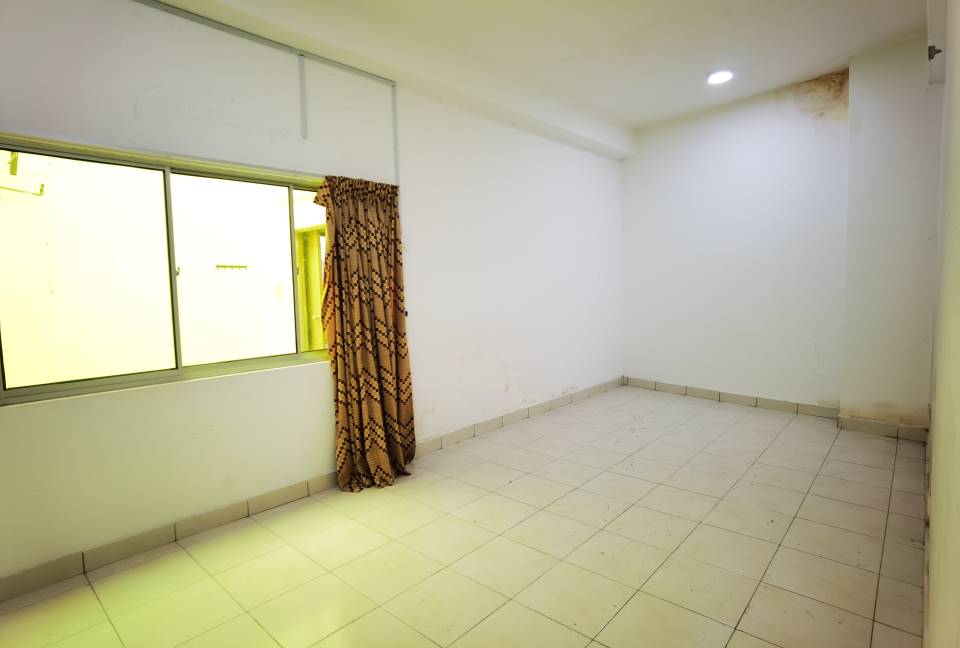1st Floor Shop Apartmen Bandar Bukit Mahkota Bangi - photo 4