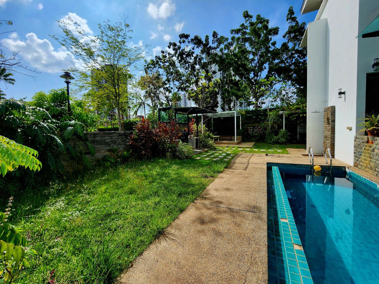 Corner Lot 2 Storey Semi Detached Fera Residence - photo 9