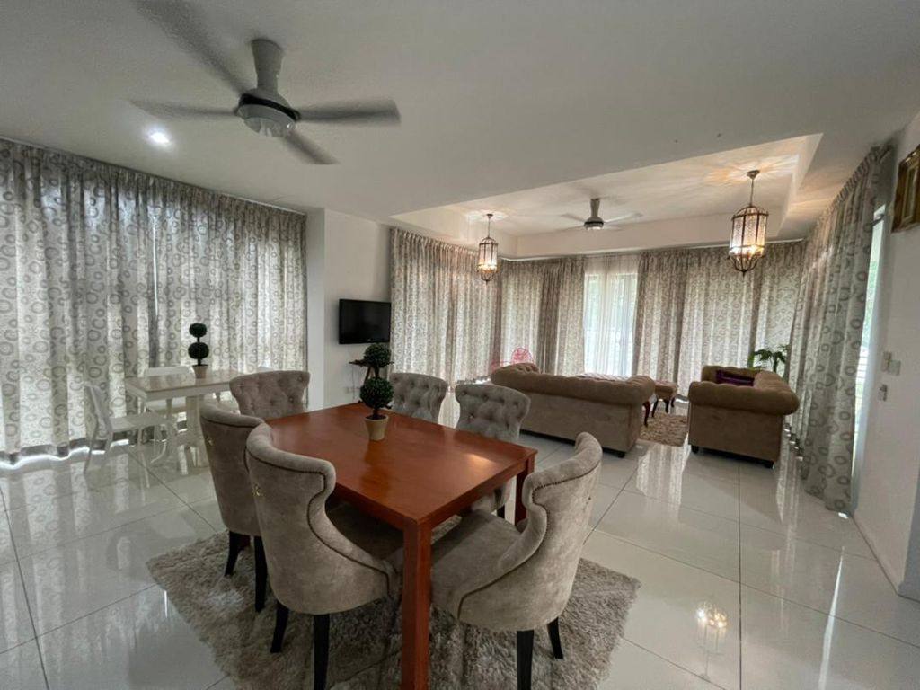 Facing Lake 3 Storey Semi D Twin Villa Presint 8 - photo 4