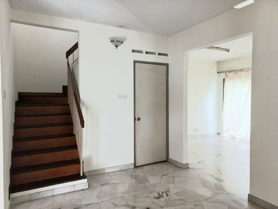 Facing open Double story terrace  USJ2 - photo 5