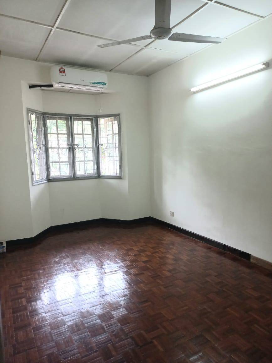 Facing open Double story terrace  USJ2 - photo 10