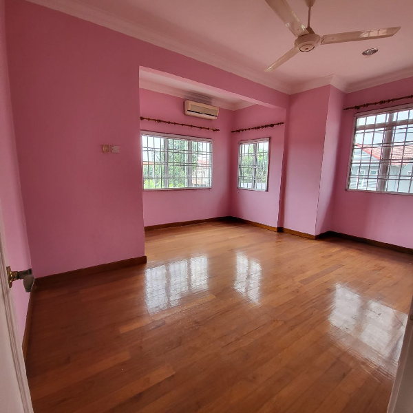 CORNER LOT Fully Renovated Double Storey Saujana Impian Kajang - photo 9