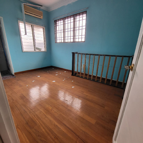 CORNER LOT Fully Renovated Double Storey Saujana Impian Kajang - photo 10