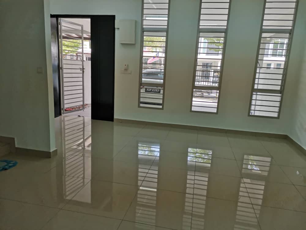 3 Storey House Bangi Avenue 7rooms 7 bathrooms FOR SALE - photo 2