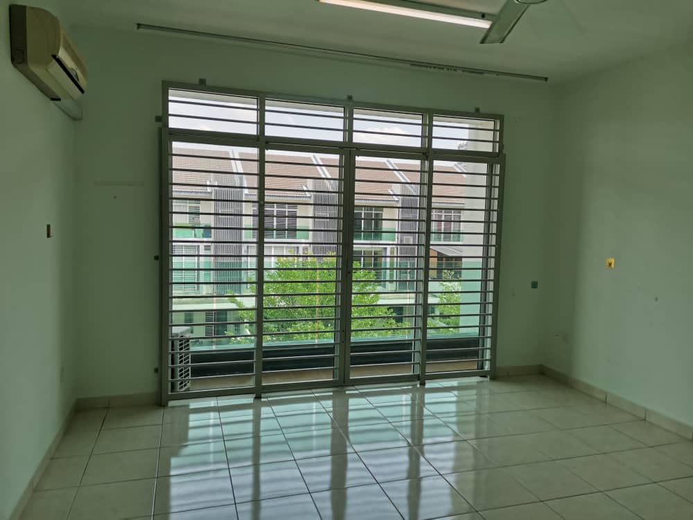 3 Storey House Bangi Avenue 7rooms 7 bathrooms FOR SALE - photo 3