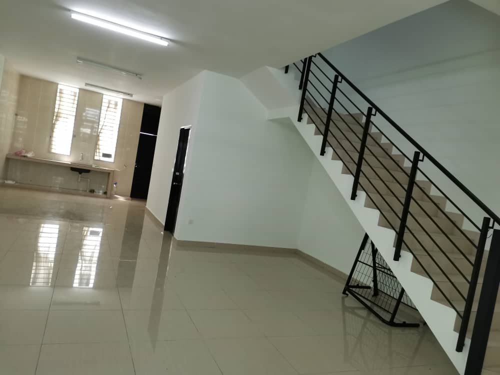 3 Storey House Bangi Avenue 7rooms 7 bathrooms FOR SALE - photo 7