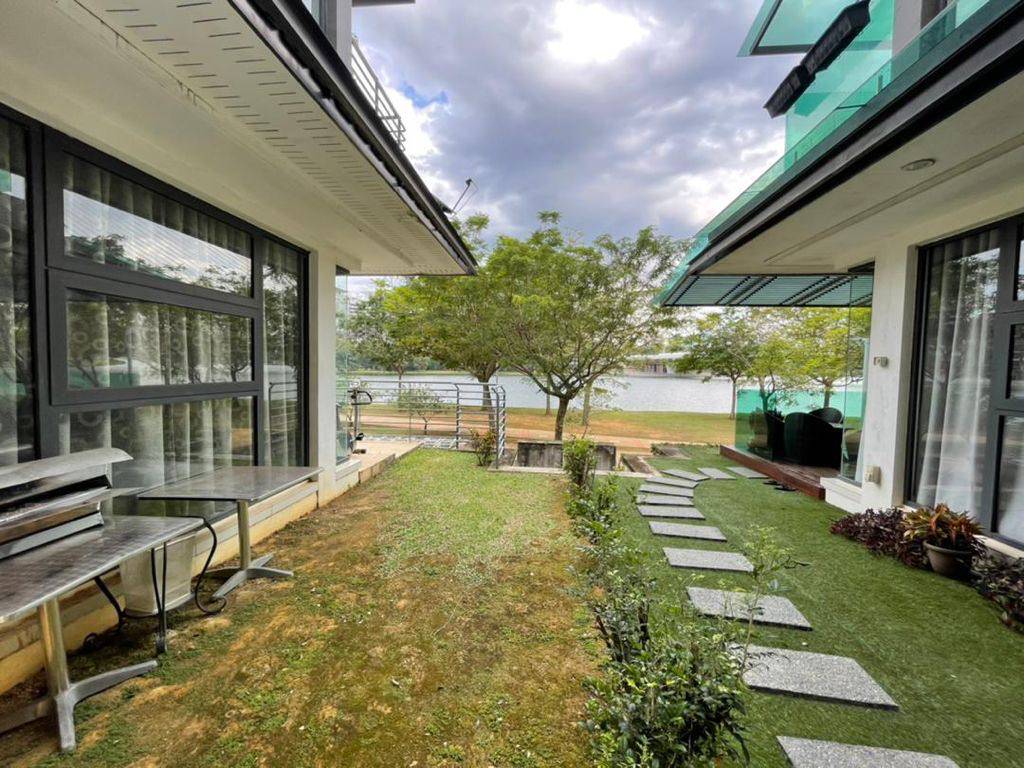 Facing Lake Putrajaya andMasjid Mizan 3 story Semi - photo 4