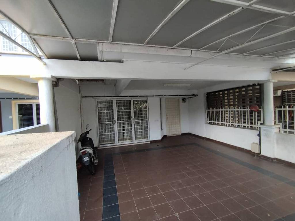 DOUBLE STOREY TERRACE TAMAN SUTERA KAJANG - photo 3