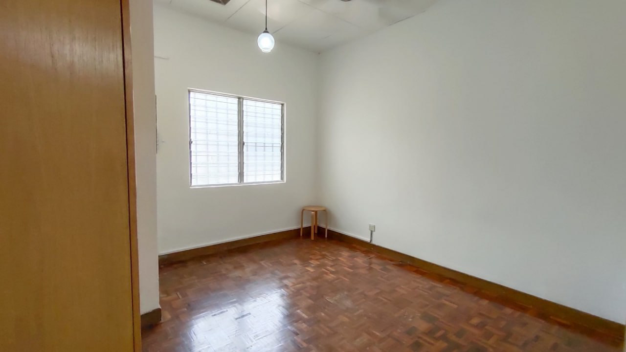 2 storey terrace gated and guarded freehold unit - photo 4