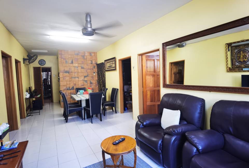 Sri Astana Apartment, Taman Selayang Batu Caves - photo 2