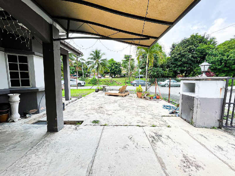 Corner Lot Single Storey Jalan Suadamai - photo 6