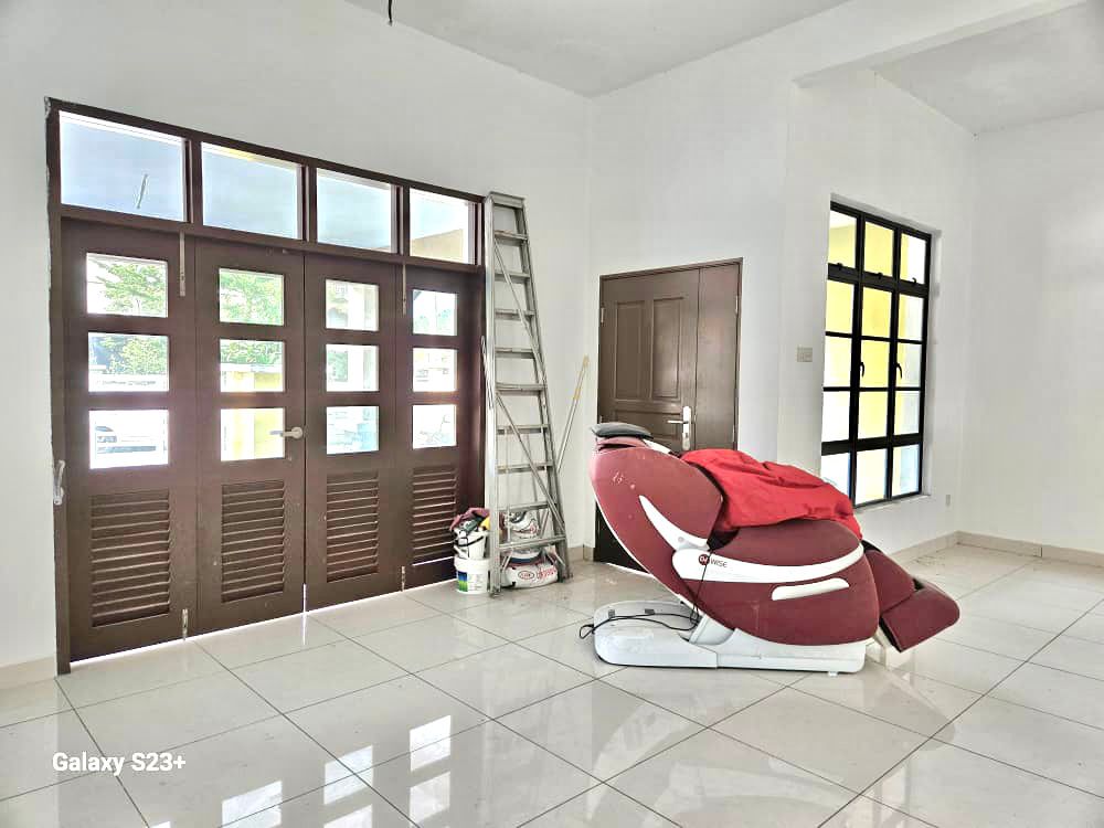 2 n Half Storey Semi Detached Seksyen 3, Bangi - photo 2