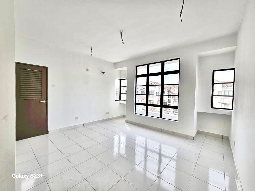 2 n Half Storey Semi Detached Seksyen 3, Bangi - photo 9