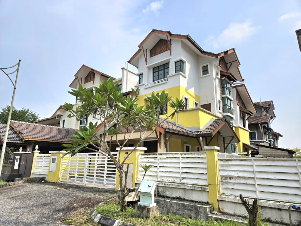 2 n Half Storey Semi Detached Seksyen 3, Bangi - photo 11