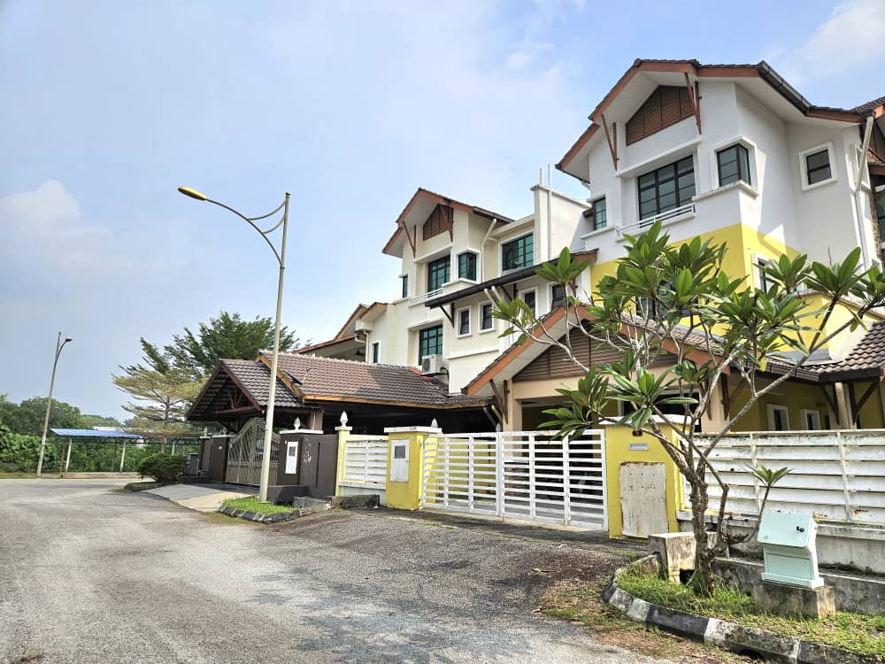 2 n Half Storey Semi Detached Seksyen 3, Bangi - photo 12