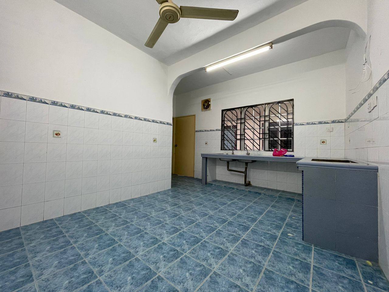 Double Storey Terrace House Taman Kinrara, Puchong - photo 4