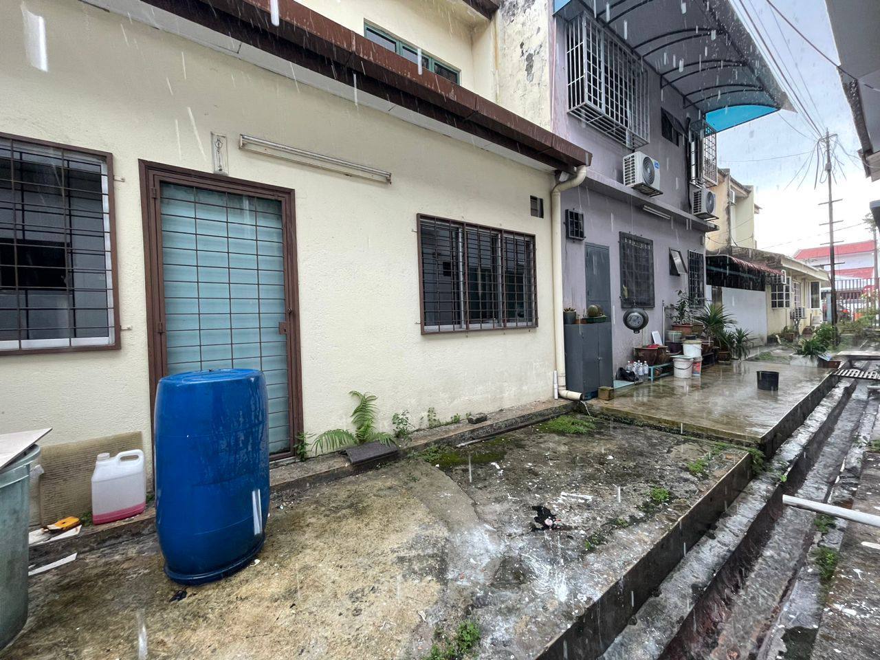 Double Storey Terrace House Taman Kinrara, Puchong - photo 5