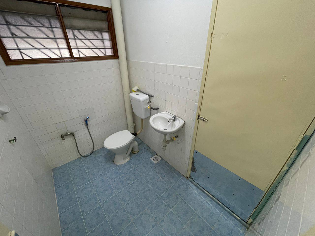 Double Storey Terrace House Taman Kinrara, Puchong - photo 10