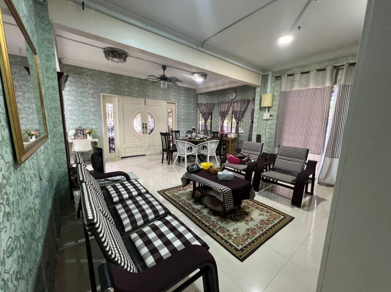 CORNER LOT Double Storey House Taman Puchong Utama - photo 2