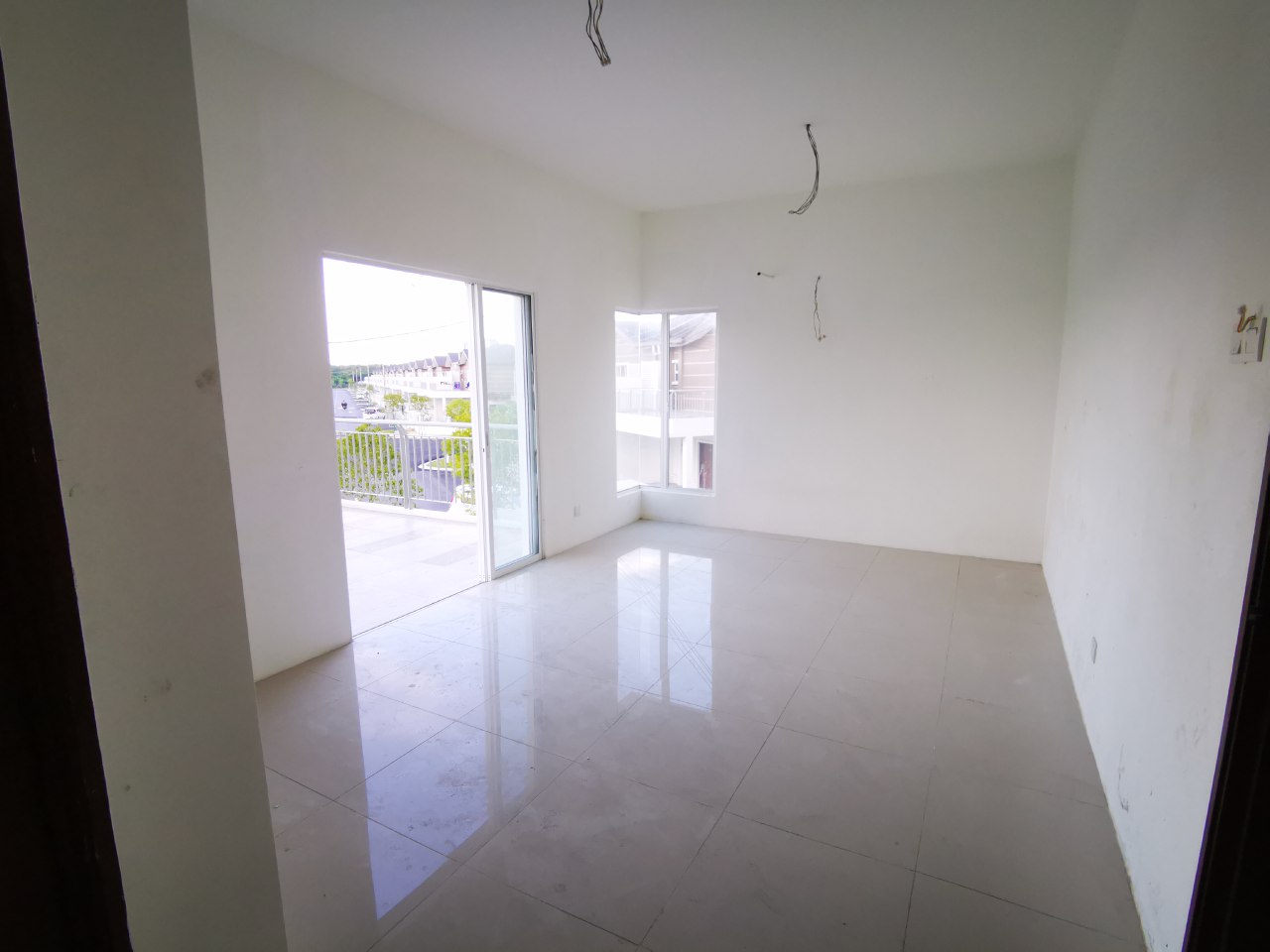 2Storey Semi D Corner Taman Desiran Bayu, Puchong - photo 5