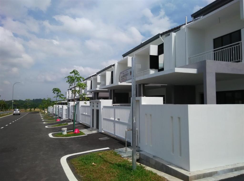 Rumah Teres 2 Tingkat Laman Delfina, Nilai Impian - photo 2