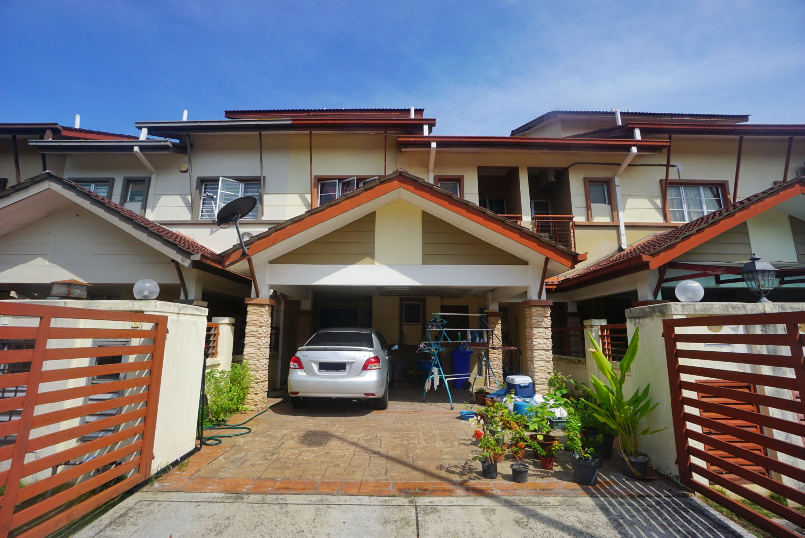 2 Storey Dual Fronta ...
