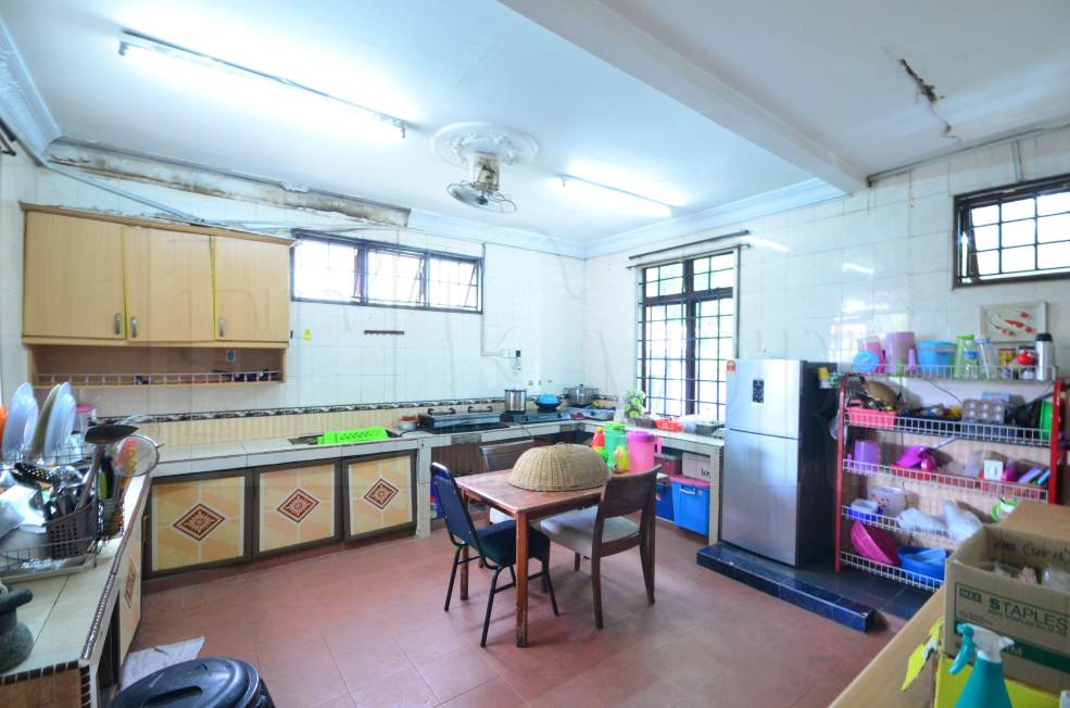 DOUBLE STOREY BUNGALOW AT SEKSYEN 13 SHAH ALAM - photo 2