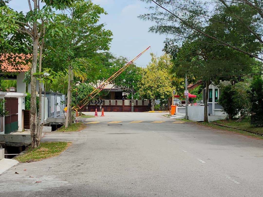 BELOW MARKET VALUE SEMI D 2 STOREY SAUJANA UTAMA - photo 9