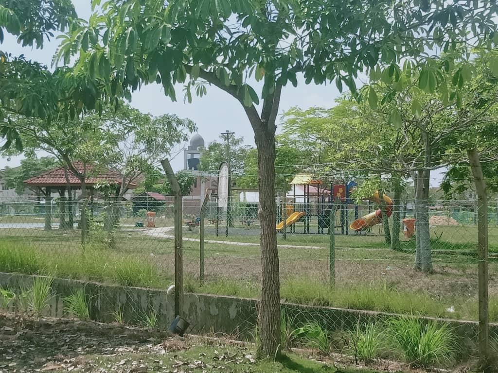 CORNER besar Single Storey Facing Playground - photo 3