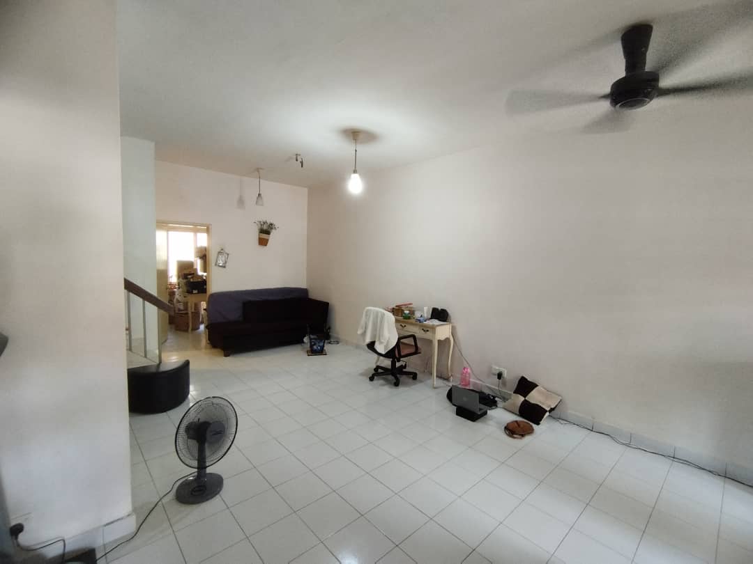 FREEHOLD 2 STOREY HOUSE at TAMAN BUKIT SUBANG - photo 3