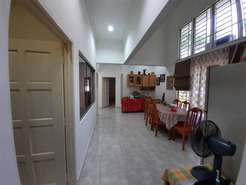 End Lot Single Storey Renovated SS3 Kelana Jaya - photo 9