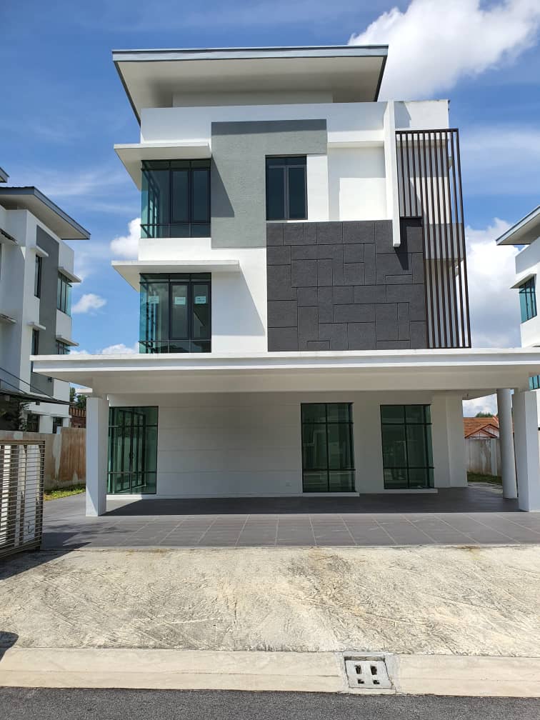 3 Storey Bungalow Lambaian Residence Near UKM Bang