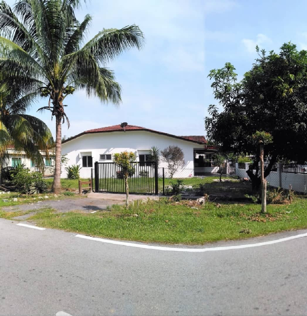 Taman Damai, 42700 Banting, Selangor Darul Ehman(Less then 5KM to Pantai Morib)  - photo 7