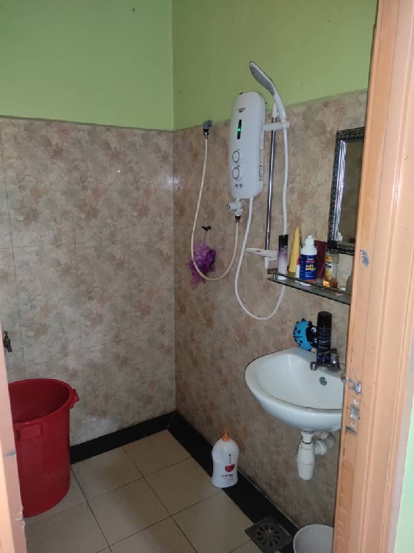 Teres Setingkat Taman Kapar Ria, Kapar Klang - photo 10