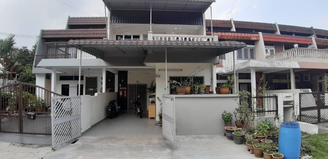 Storey Terrace,Taman Mahkota, Off Jalan Reko