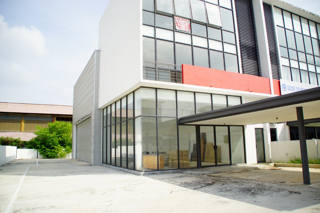 3 Storey Semi-Detached Factory Warehouse Suntrack