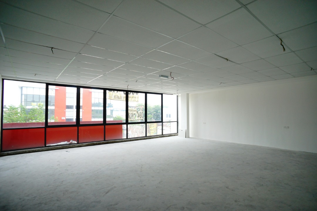 3 Storey Semi-Detached Factory Warehouse Suntrack - photo 4