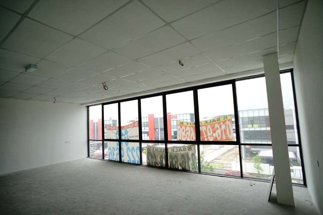 3 Storey Semi-Detached Factory Warehouse Suntrack - photo 9