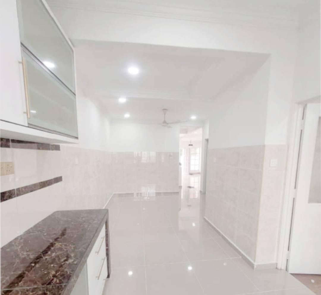 2-Storey Terraced Putra Heights Seksyen 10 - photo 3