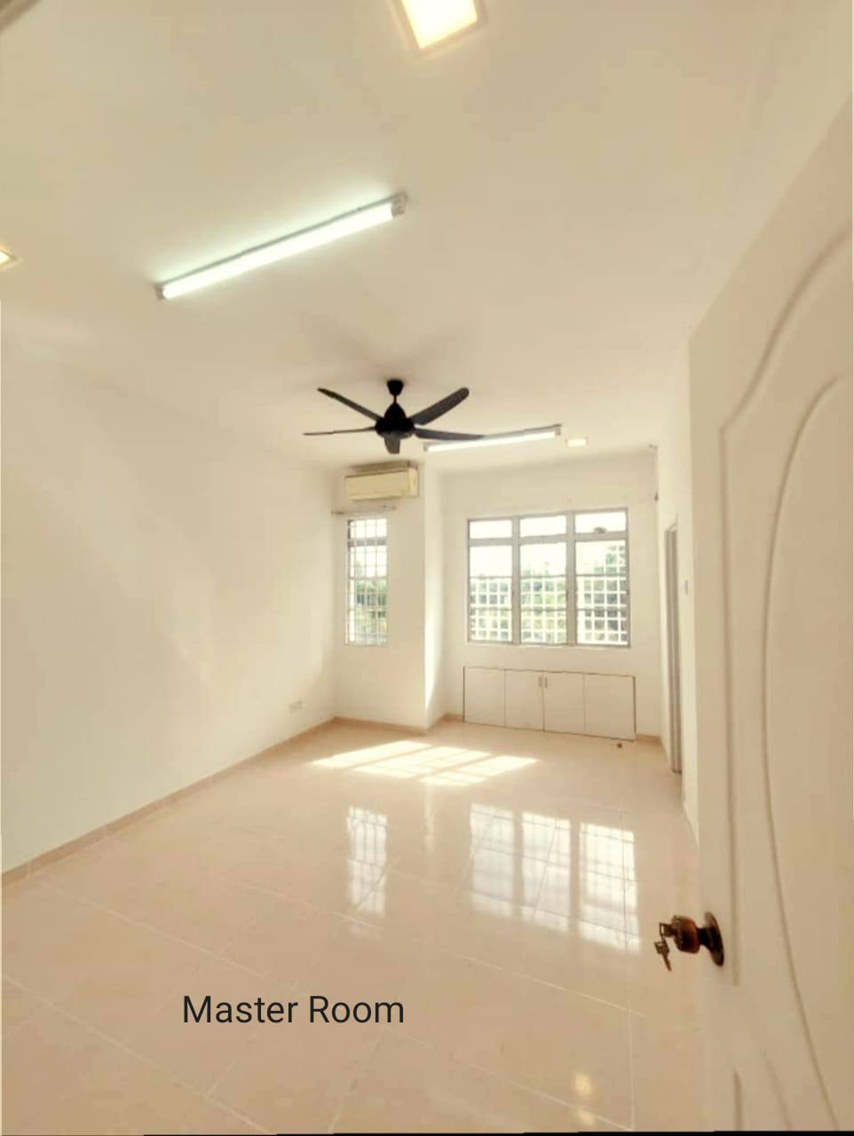 2-Storey Terraced Putra Heights Seksyen 10 - photo 4