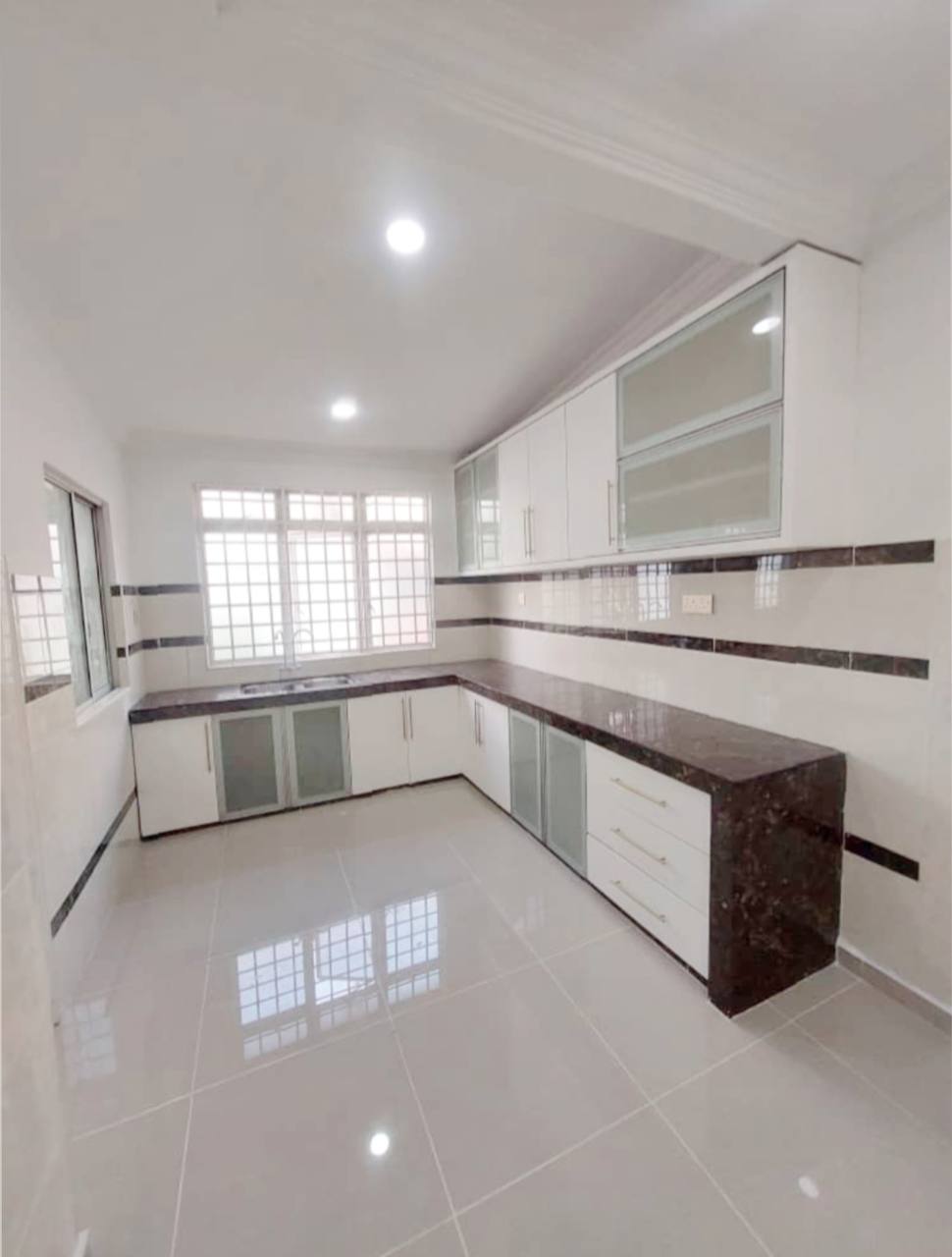2-Storey Terraced Putra Heights Seksyen 10 - photo 6