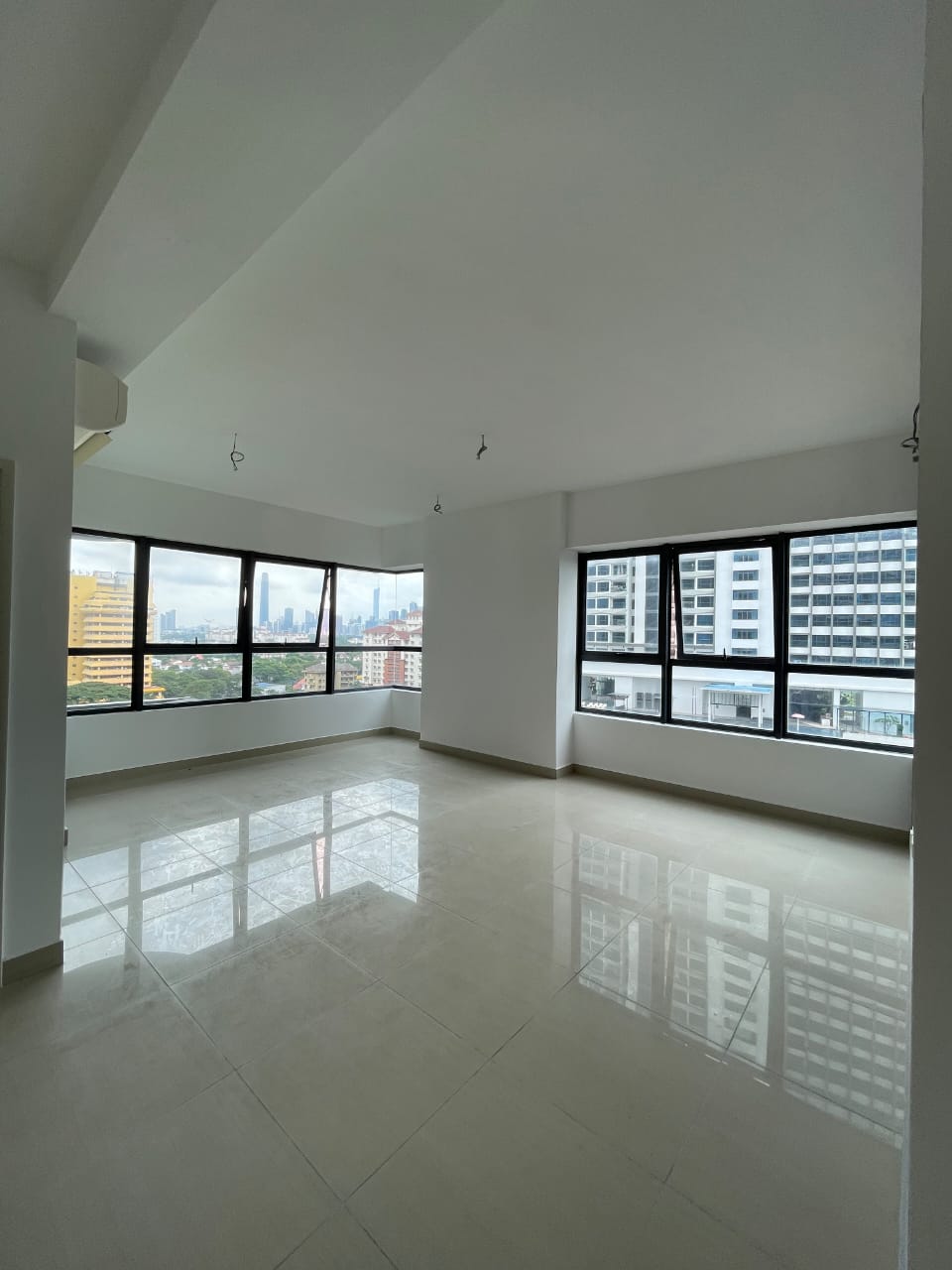 Corner lot Arte Plus Jalan Ampang KL FACING MERDE - photo 1
