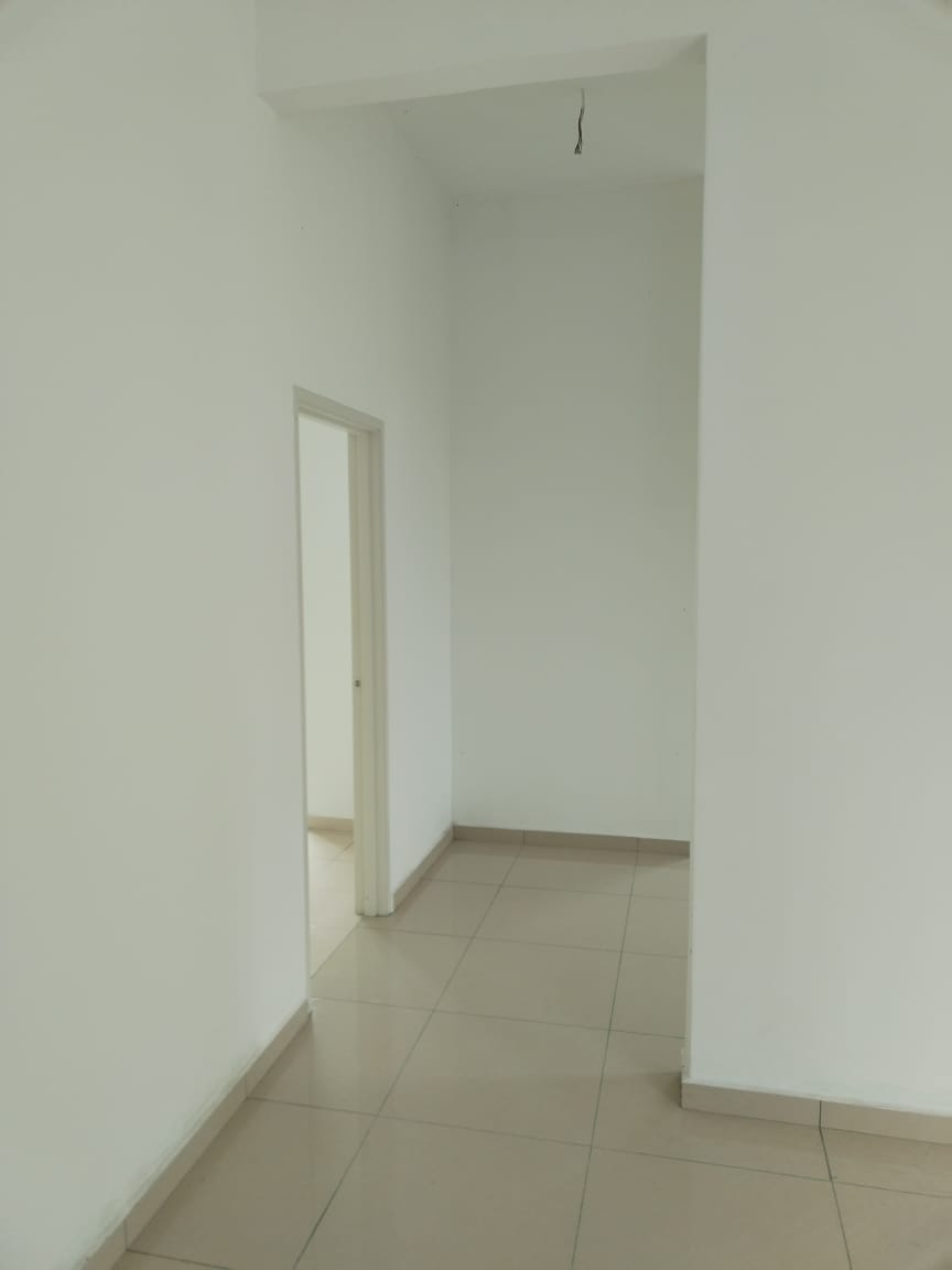 CORNER LOT BUNGALOW 2 STOREY, HUGE LAND AT SEREMBA - photo 7
