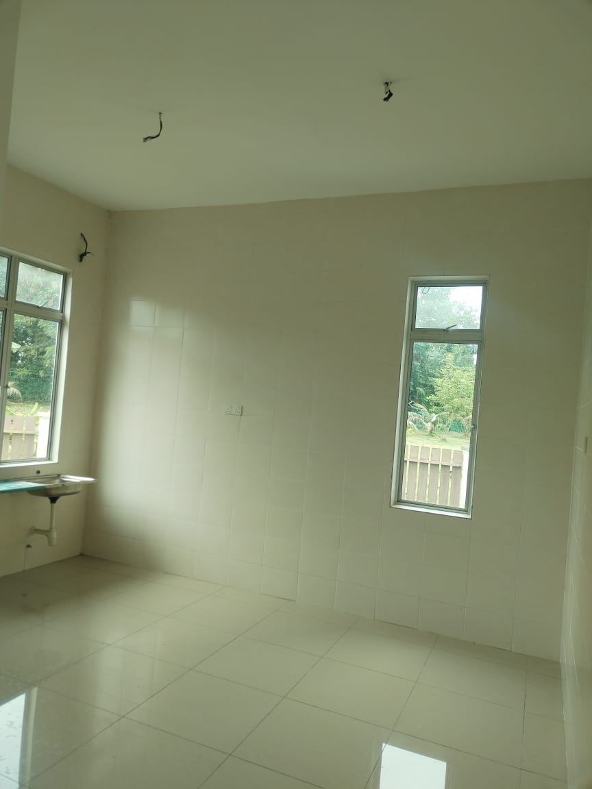 CORNER LOT BUNGALOW 2 STOREY, HUGE LAND AT SEREMBA - photo 8