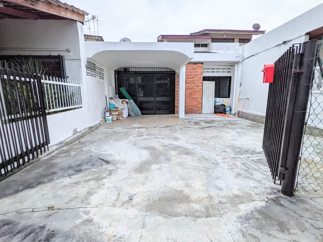 SINGLE STOREY TERRACE HOUSE SEKSYEN 2, BANDAR BARU - photo 4